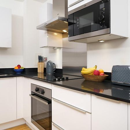 Апартаменты 1 Bed Flat Near Canary Wharf, O2 Лондон Экстерьер фото